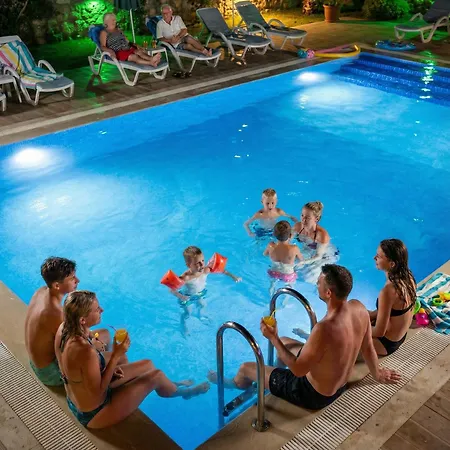 Four Seasons 1 - Ovacik 빌라 *